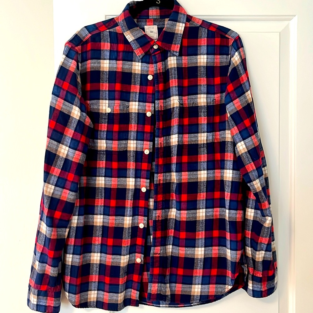 Men’s Gap flannel button. Size M